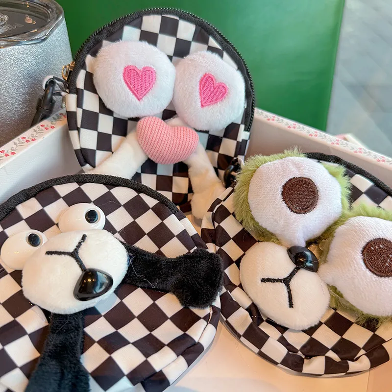 Cute Funny Cartoon Emoticon Coin Purse Keychain – Creative Novelty Mini Pouch with Heart Design, Adorable Zipper Coin Holder for Students, Perfect Bag Charm and Small Change Wallet
